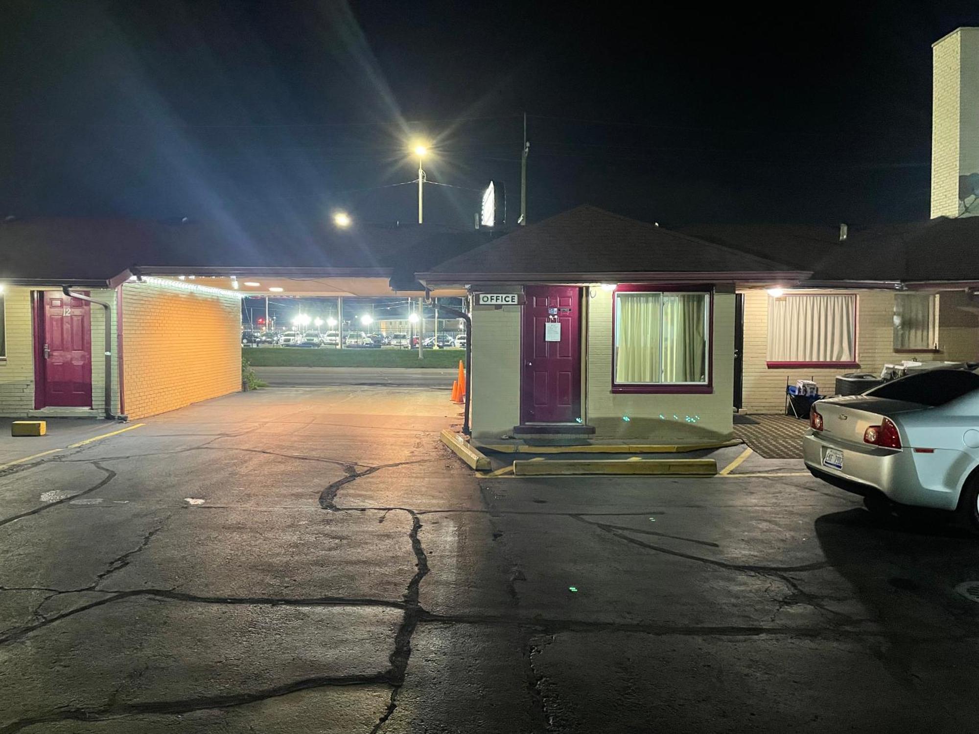Deluxe Inn Motel Detroit Exterior foto